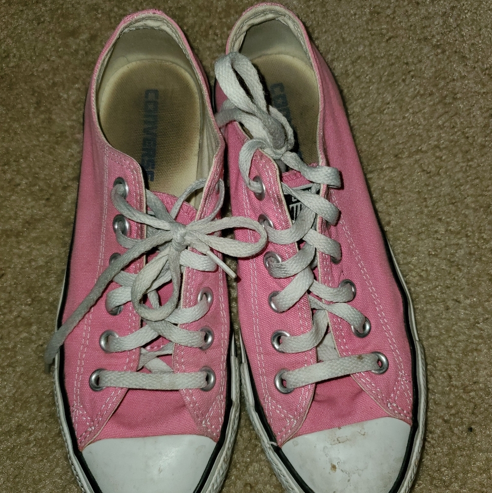 Pink converse 7.5